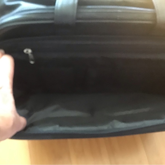 NWOT Unisex Kenneth Cole Reaction 524965 Laptop/Breifcase - Picture 8 of 9